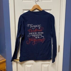 Women’s long sleeve Christmas T shirt size M. Beautiful glitter decor